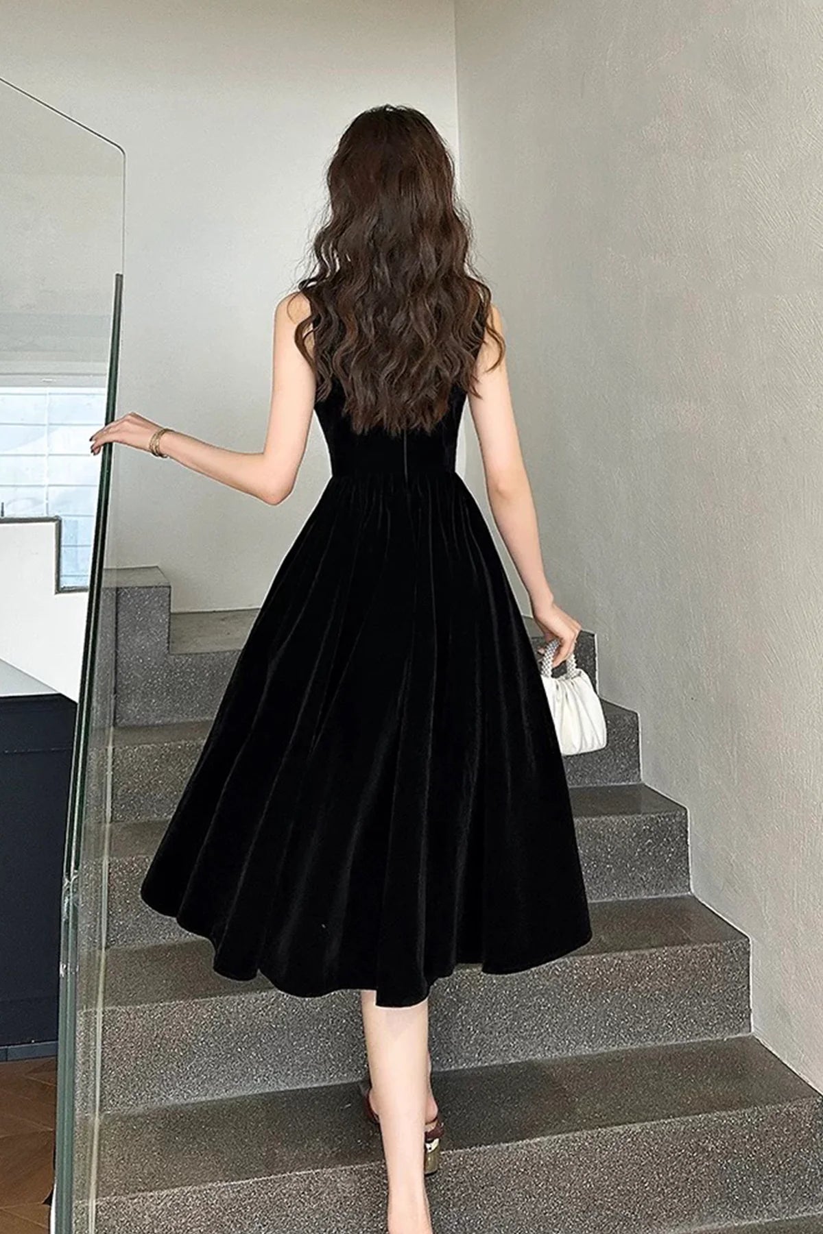 Elegant A-Line Jewel Neck Sleeveless High Back Midi Velvet Homecoming Dresses for Special Occasions