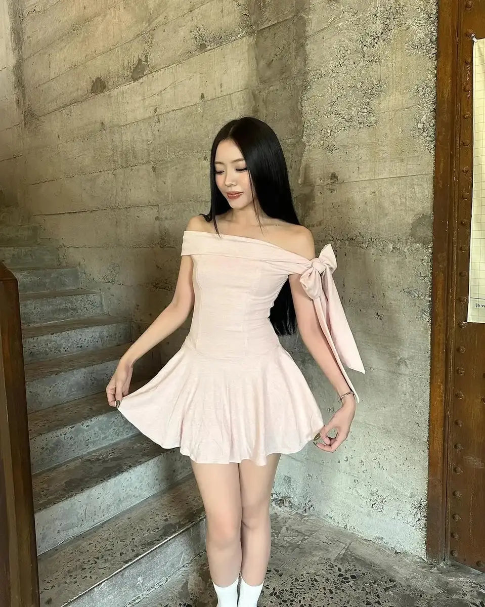 Elegant A-Line Off-Shoulder Bow Light Pink Mini Homecoming Dress