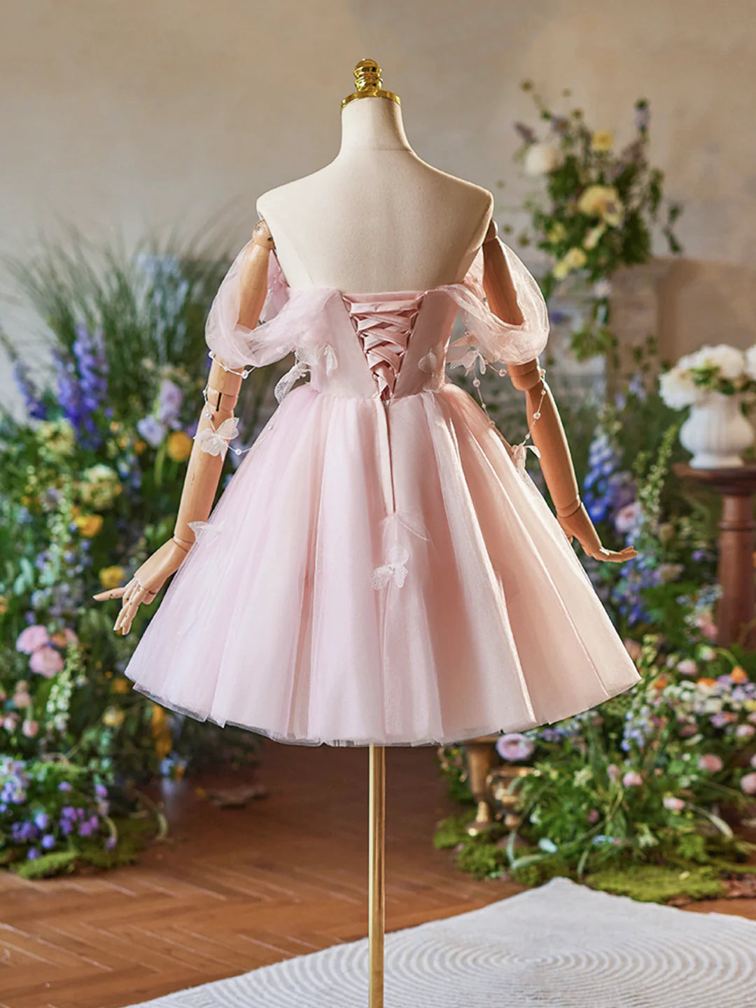 Elegant A-Line Off-Shoulder Puffy Sleeve Lace-Up Back Short Mini Homecoming Dresses