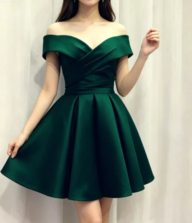 Elegant A-Line Off-Shoulder Sweetheart Short Above-Knee Homecoming Dresses