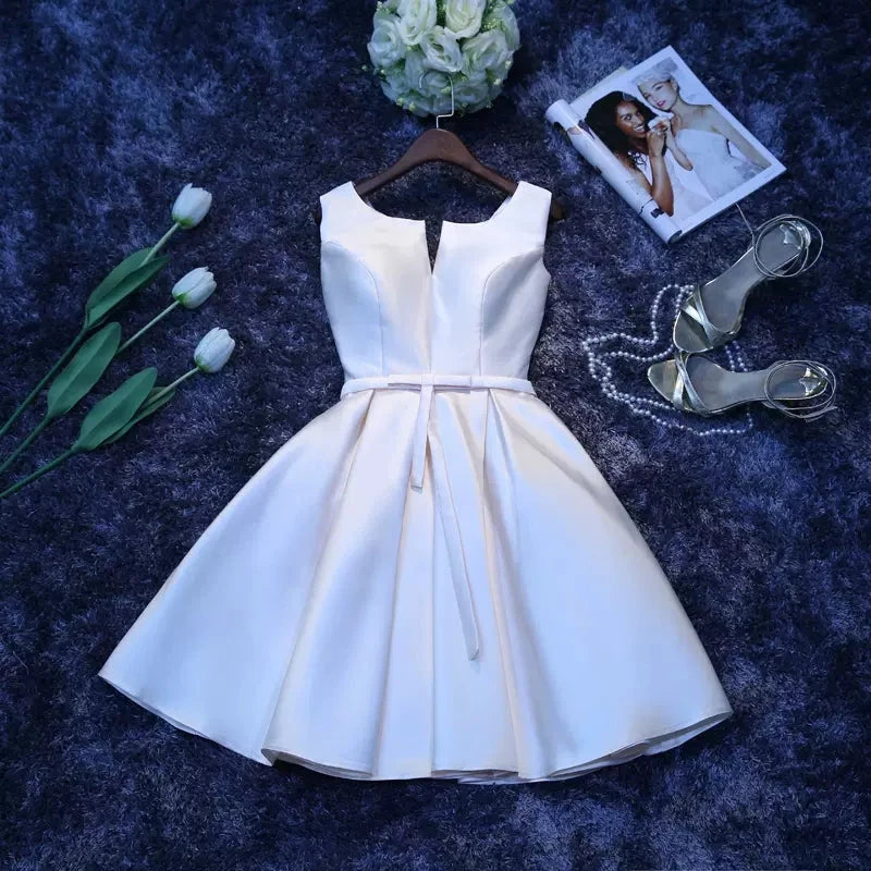 Elegant A-Line Scoop Neck Sleeveless Pleated Lace-Up Ivory Short Homecoming Dress