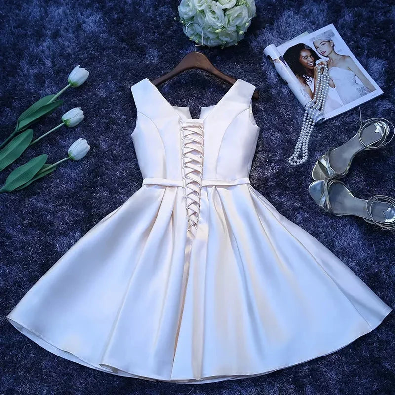 Elegant A-Line Scoop Neck Sleeveless Pleated Lace-Up Ivory Short Homecoming Dress
