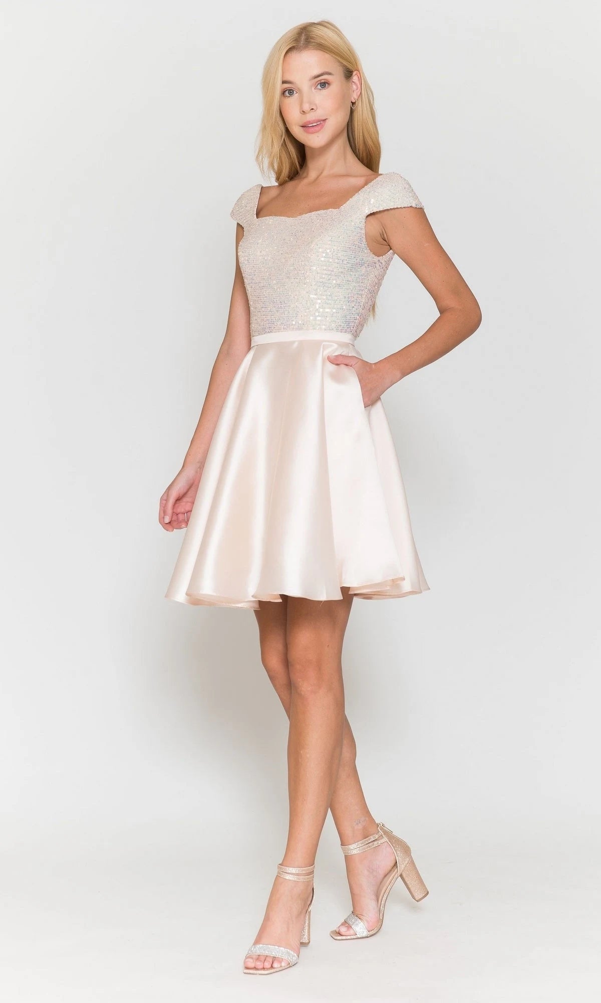 Elegant A-Line Square Neck Cap Sleeve Sequin Black Short Homecoming Dress