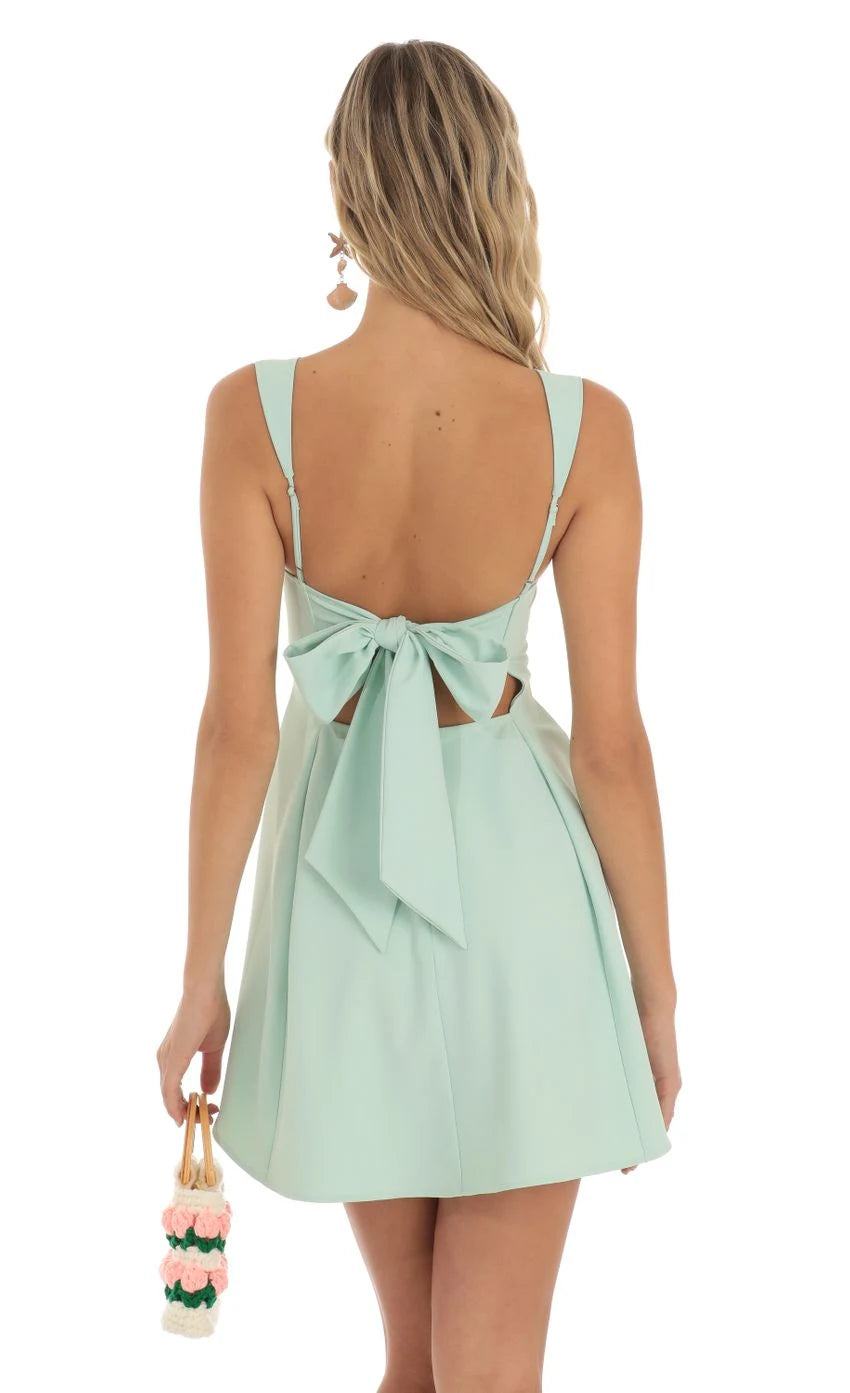 Elegant A-Line Square Neck Sleeveless Bow Back Mint Green Mini Homecoming Dress