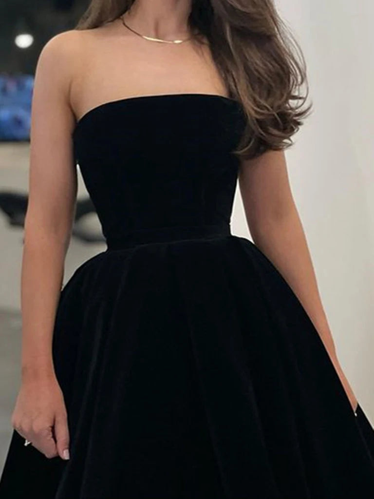 Elegant A-Line Strapless Black Midi Homecoming Dress For Women