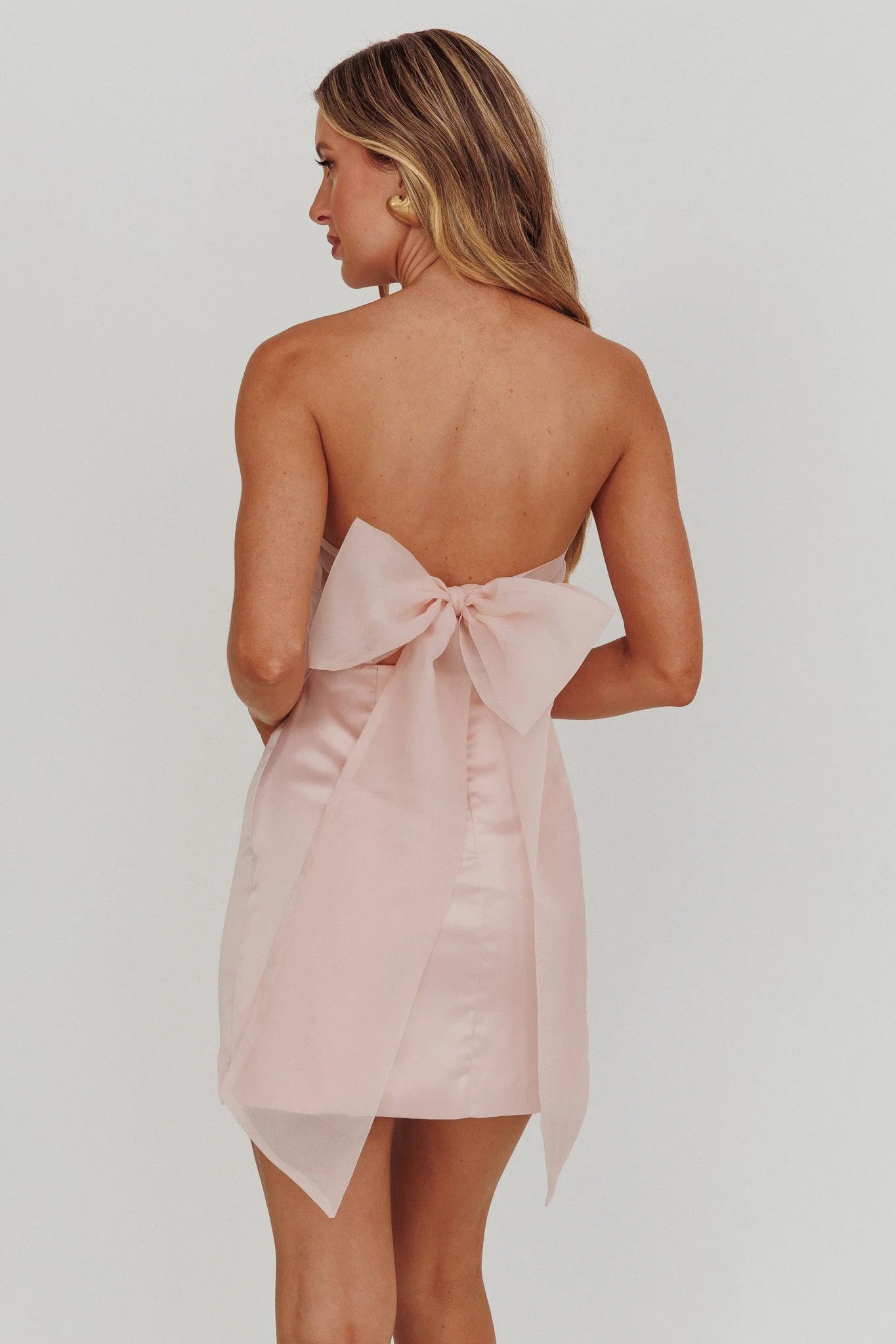 Elegant A-Line Strapless Bow-Back Chic Pink Mini Homecoming Dress for Women