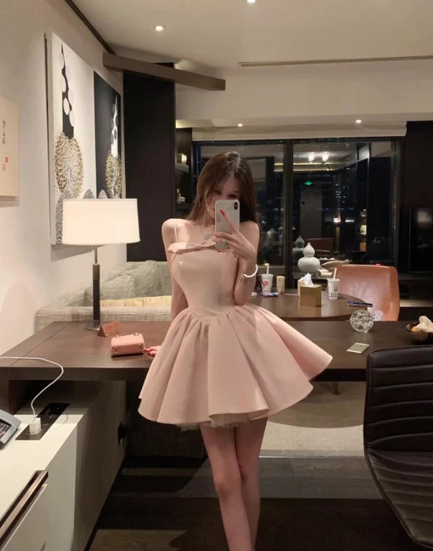 Elegant A-Line Strapless Bow Sweetheart Blush Short Homecoming Dresses for Women