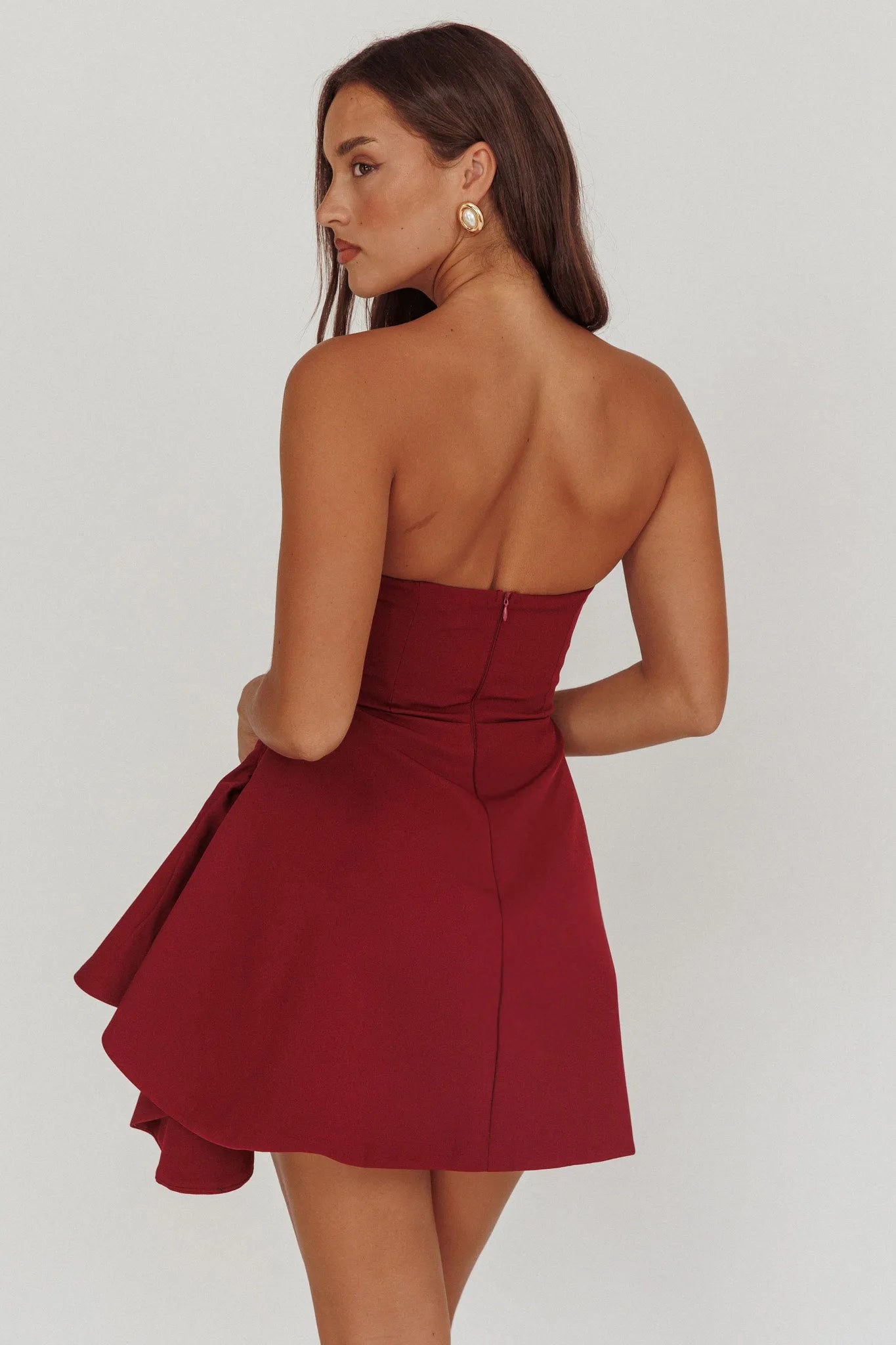 Elegant A-Line Strapless Draped Burgundy Mini Homecoming Dress For Women