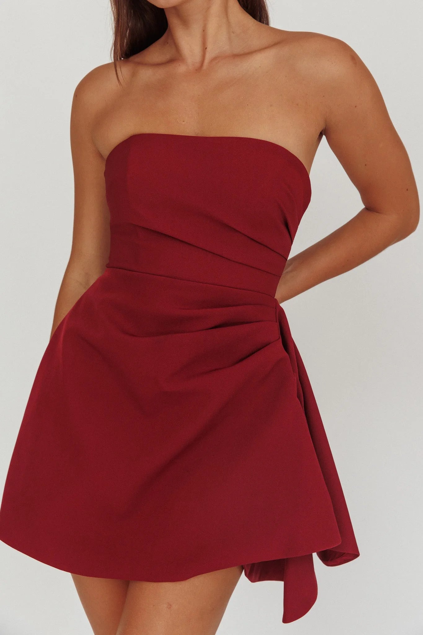 Elegant A-Line Strapless Draped Burgundy Mini Homecoming Dress For Women