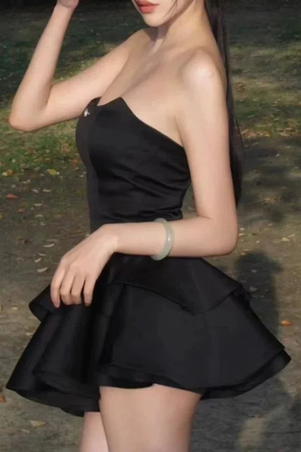 Elegant A-Line Strapless Sleeveless Tiered Ruffle Black Mini Homecoming Dress