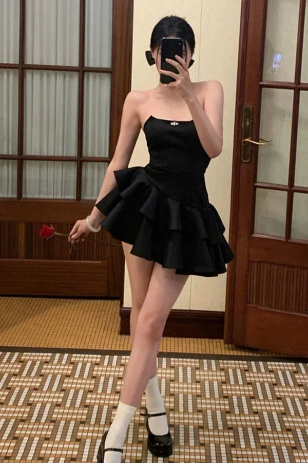 Elegant A-Line Strapless Sleeveless Tiered Ruffle Black Mini Homecoming Dress