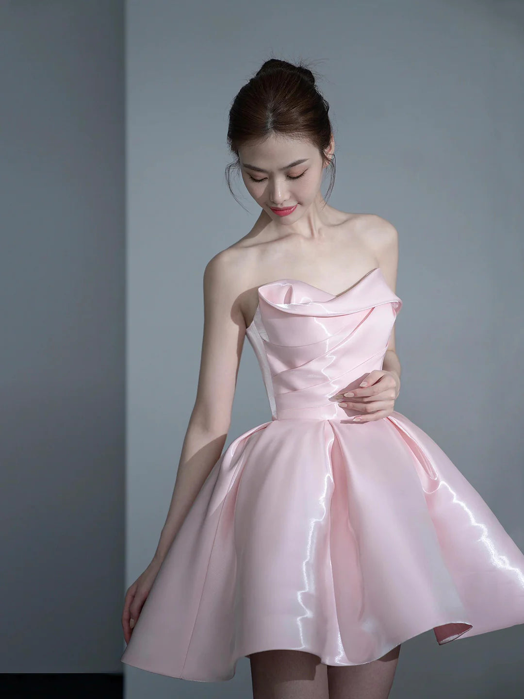 Elegant A-Line Strapless Sweetheart Off-Shoulder Draped Back Short Mini Homecoming Dresses