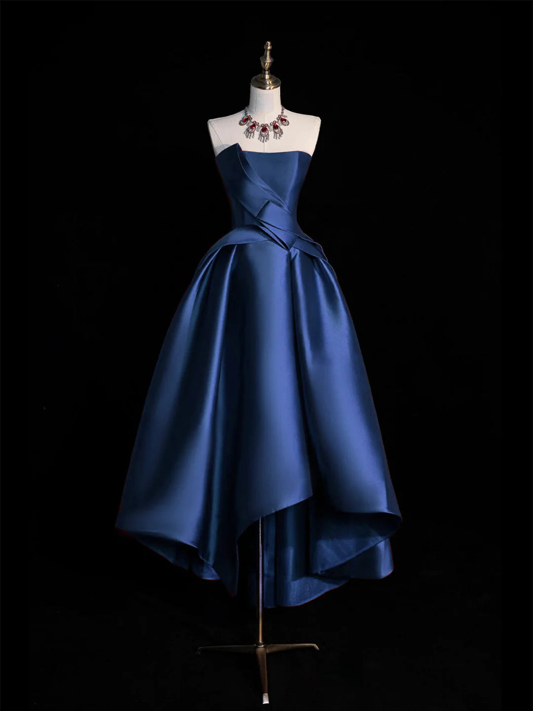 Elegant A-Line Strapless Sweetheart Sleeveless Lace-Up Back High-Low Homecoming Dresses