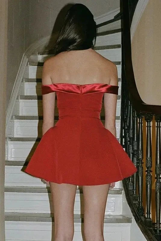 Elegant A-Line Sweetheart Off-Shoulder Chic Glamorous Vibrant Red Mini Homecoming Dresses for Women Party