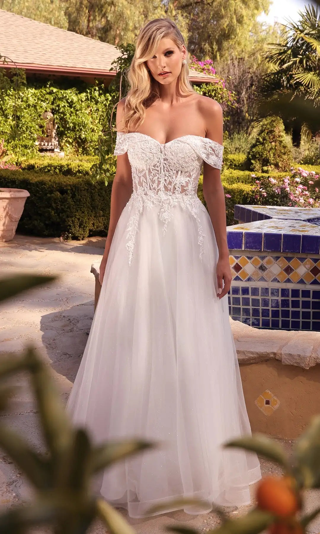 Elegant A-Line Sweetheart Off-Shoulder Corset Backless White Long Prom Dresses Women