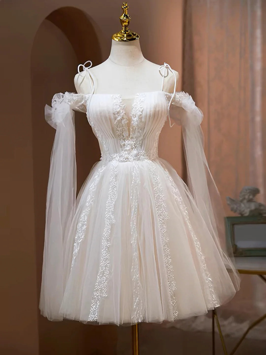 Elegant A-Line Sweetheart Off-Shoulder Detachable Sleeve Lace-Up Back Short Homecoming Dresses