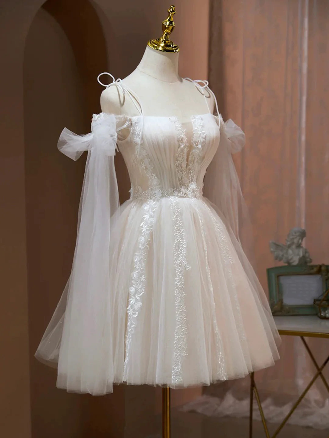 Elegant A-Line Sweetheart Off-Shoulder Detachable Sleeve Lace-Up Back Short Homecoming Dresses