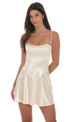 Elegant A-Line Sweetheart Sleeveless Chic Champagne Mini Homecoming Dresses for Women Party