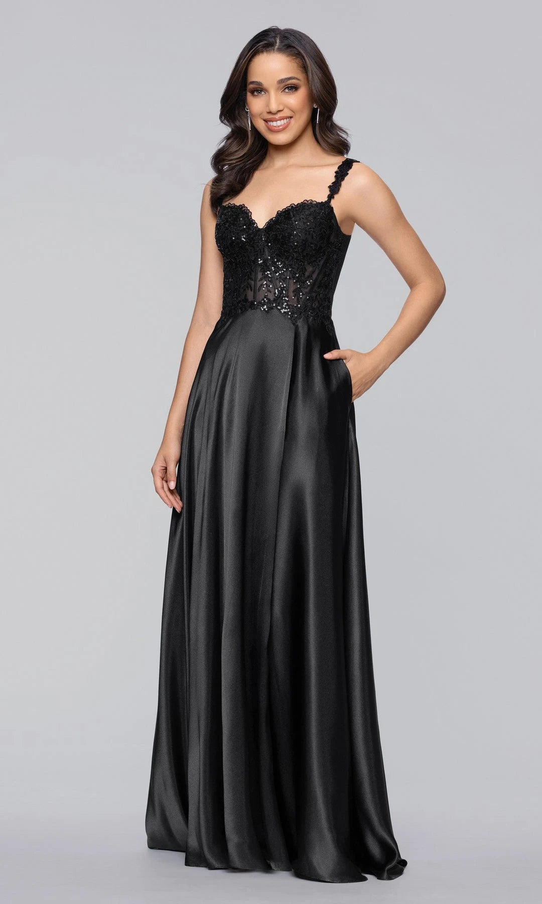 Elegant A-Line Sweetheart Sleeveless Corset Beaded Black Long Prom Dresses Women