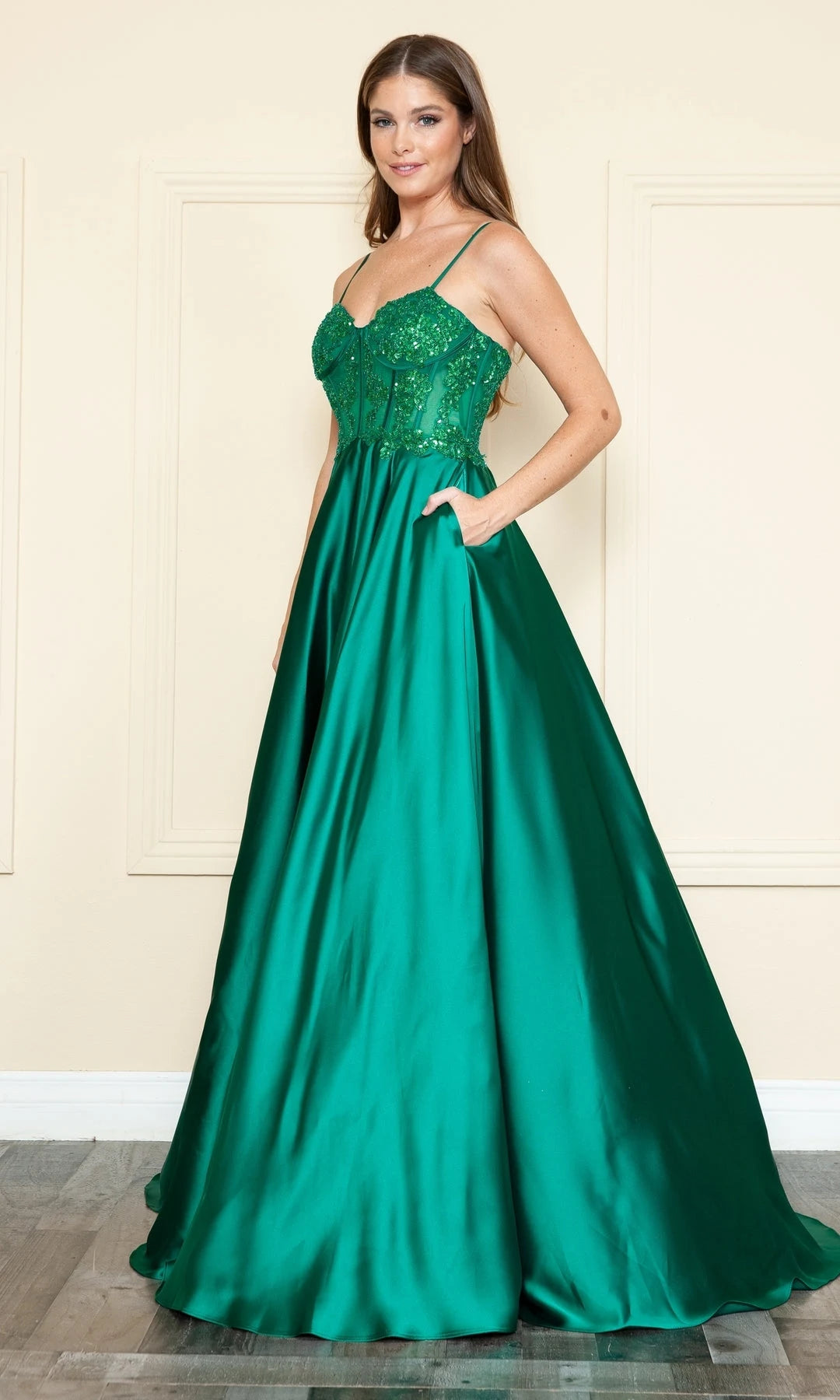 Elegant A-Line Sweetheart Sleeveless Corset Sequined Emerald Long Prom Dresses Womens Gown