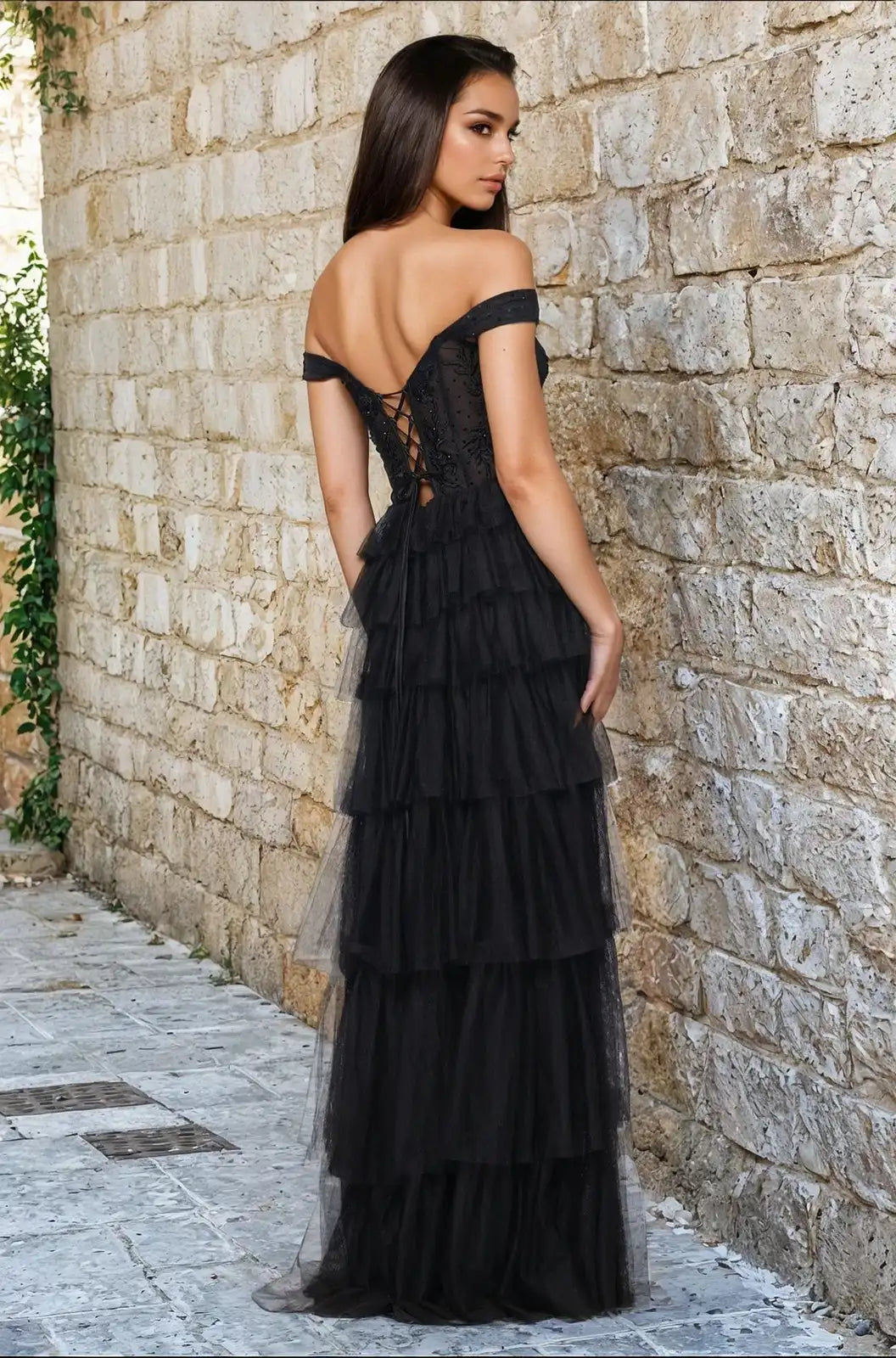 Elegant A-Line Sweetheart Sleeveless Tiered Corset Black Maxi Prom Dresses Women