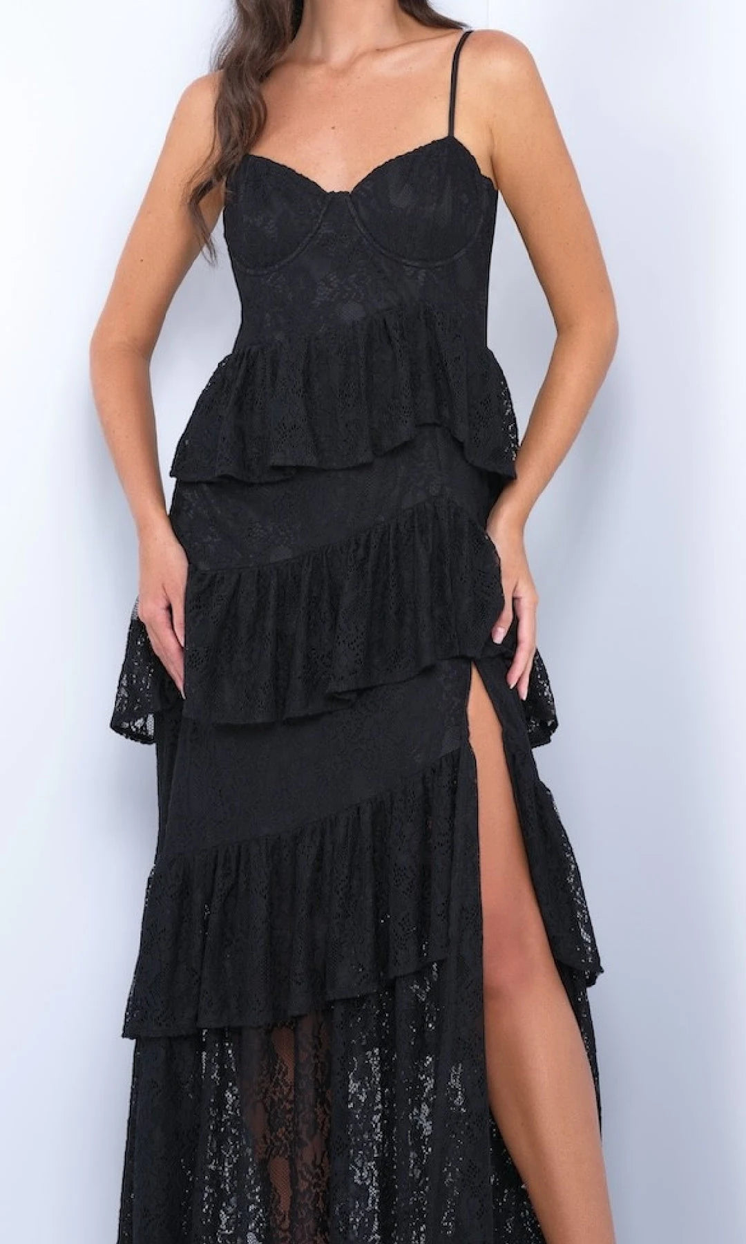 Elegant A-Line Sweetheart Sleeveless Tiered Slit Black Maxi Prom Dresses Women