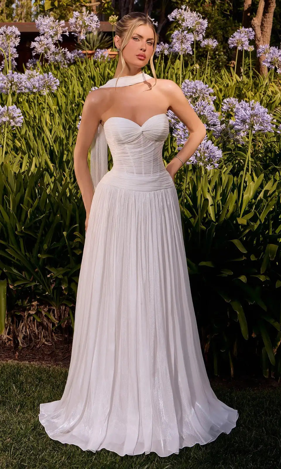 Elegant A-Line Sweetheart Strapless Pleated Corset White Long Prom Dresses Gown