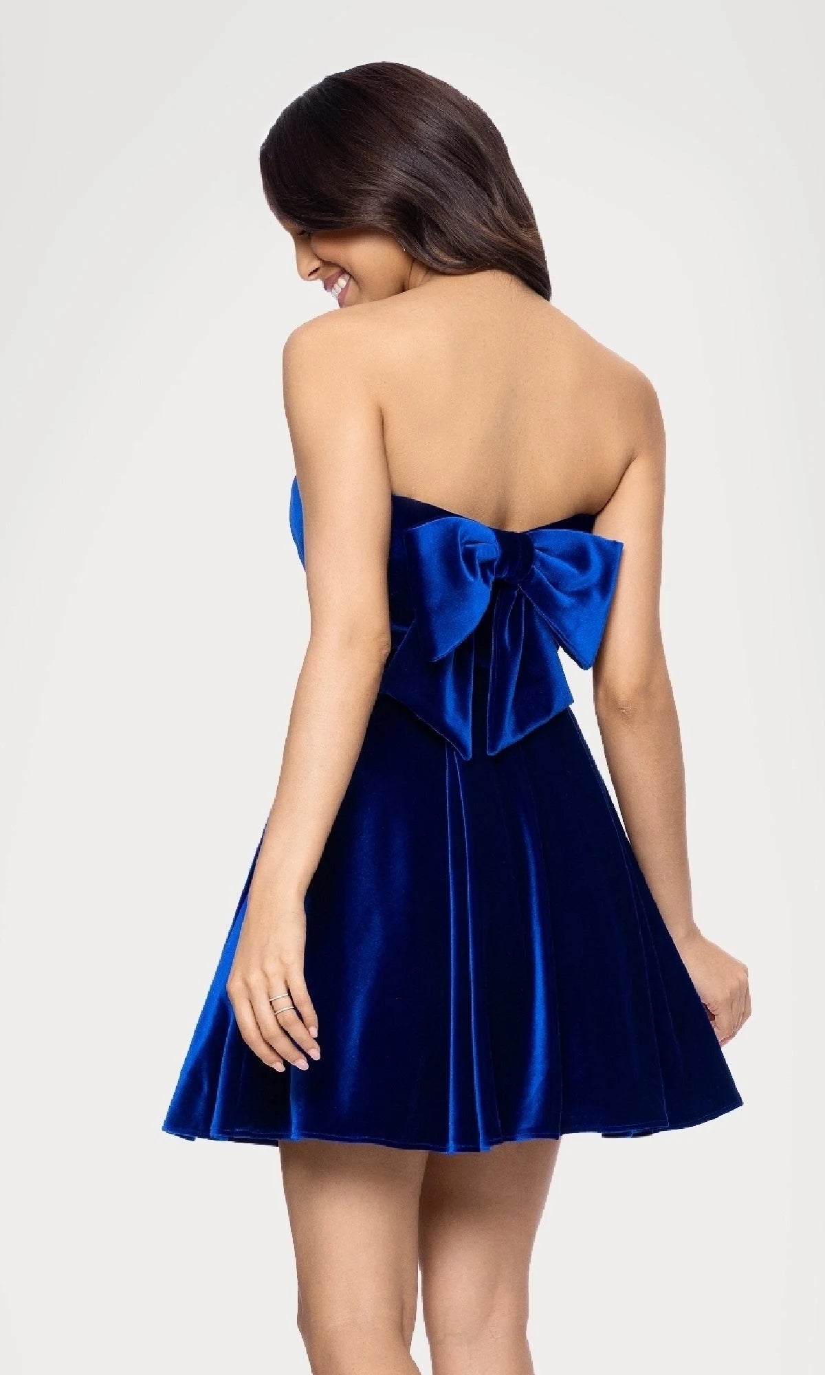 Elegant A-Line Sweetheart Strapless Pleated Royal Blue Short Homecoming Dress