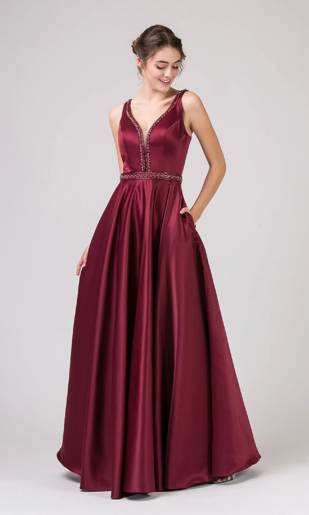 Elegant A-Line V-Neck Sleeveless Beaded Pleated Burgundy Long Prom Dresses Women Gown
