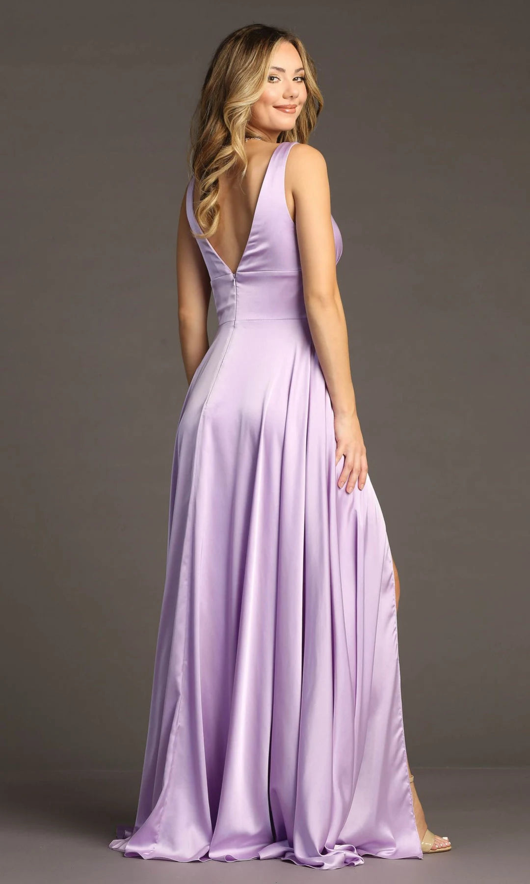 Elegant A-Line V-Neck Sleeveless Slit Pleated Lilac Maxi Prom Dresses Women Gown