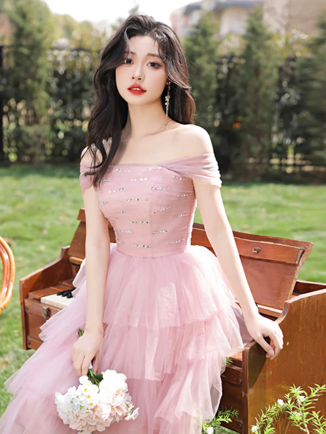 Elegant A-line Off-Shoulder Cap Sleeve Lace-Up Knee-Length Tiered Sparkling Homecoming Dresses