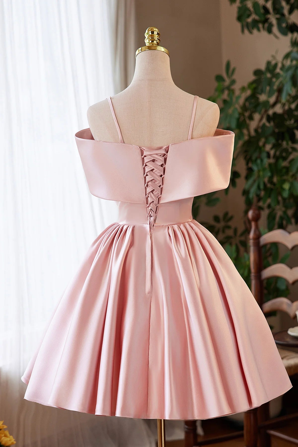 Elegant A-line Off-Shoulder Sweetheart Spaghetti Strap Lace-Up Back Short Homecoming Dresses with Floral Detail