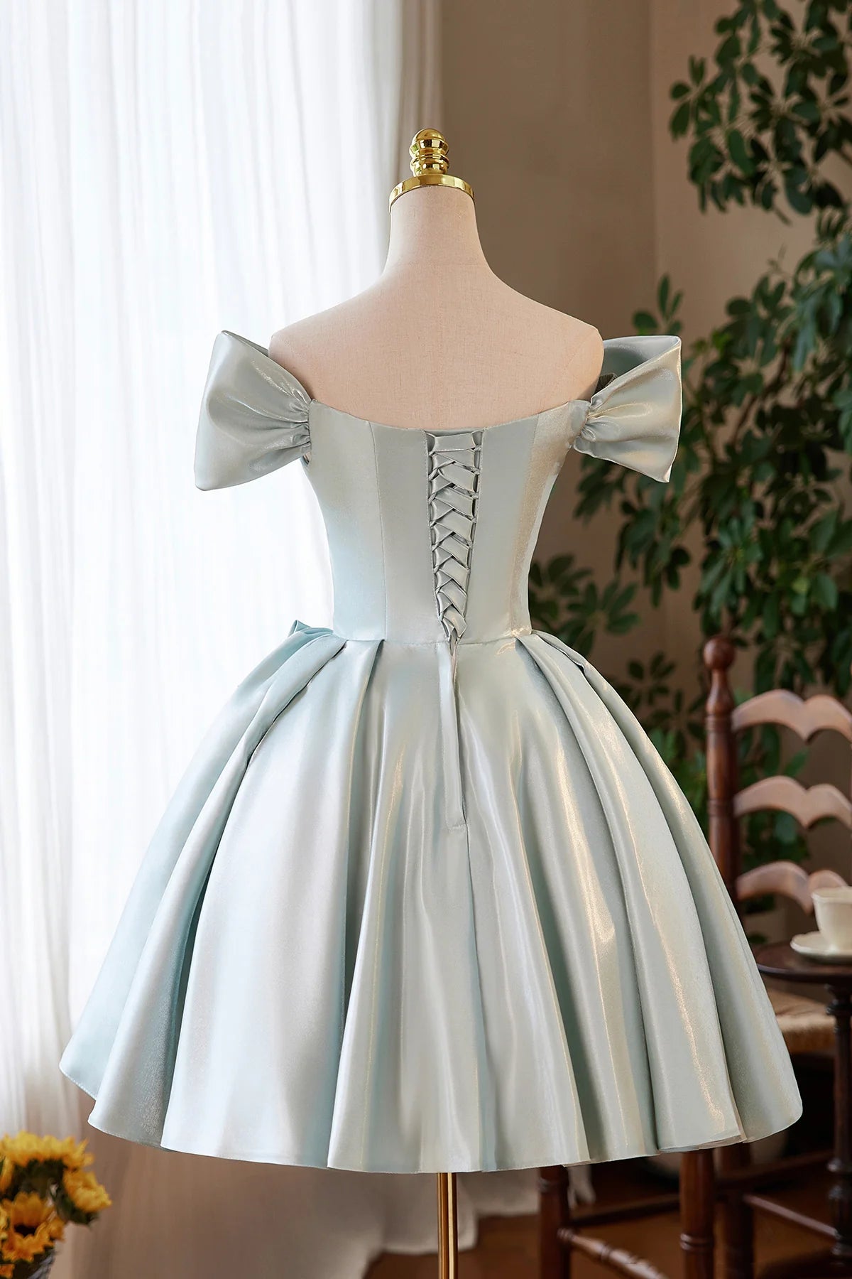 Elegant A-line Off-the-Shoulder Puffy Sleeve Lace-Up Back Short Mini Homecoming Dresses