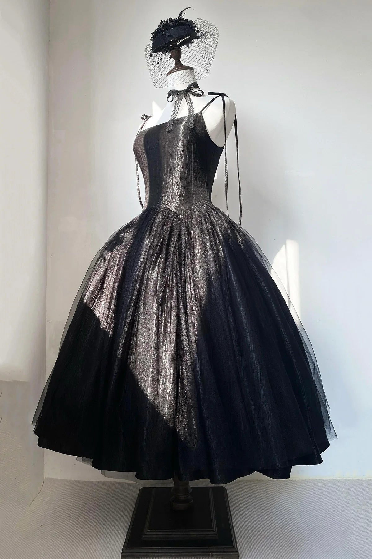 Elegant A-line Square Neck Sleeveless Plain Back Tea-Length Homecoming Dress