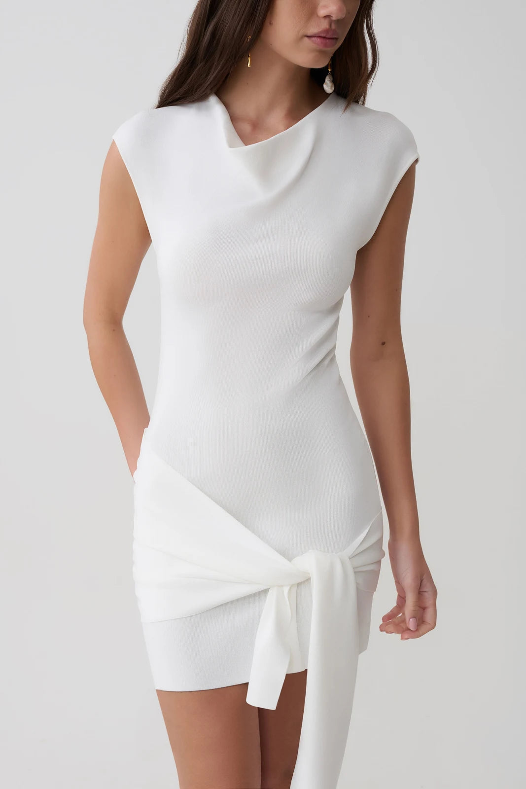Elegant Bodycon Cowl Neck Sleeveless Ruched Knot-Detail White Mini Homecoming Dress Women's