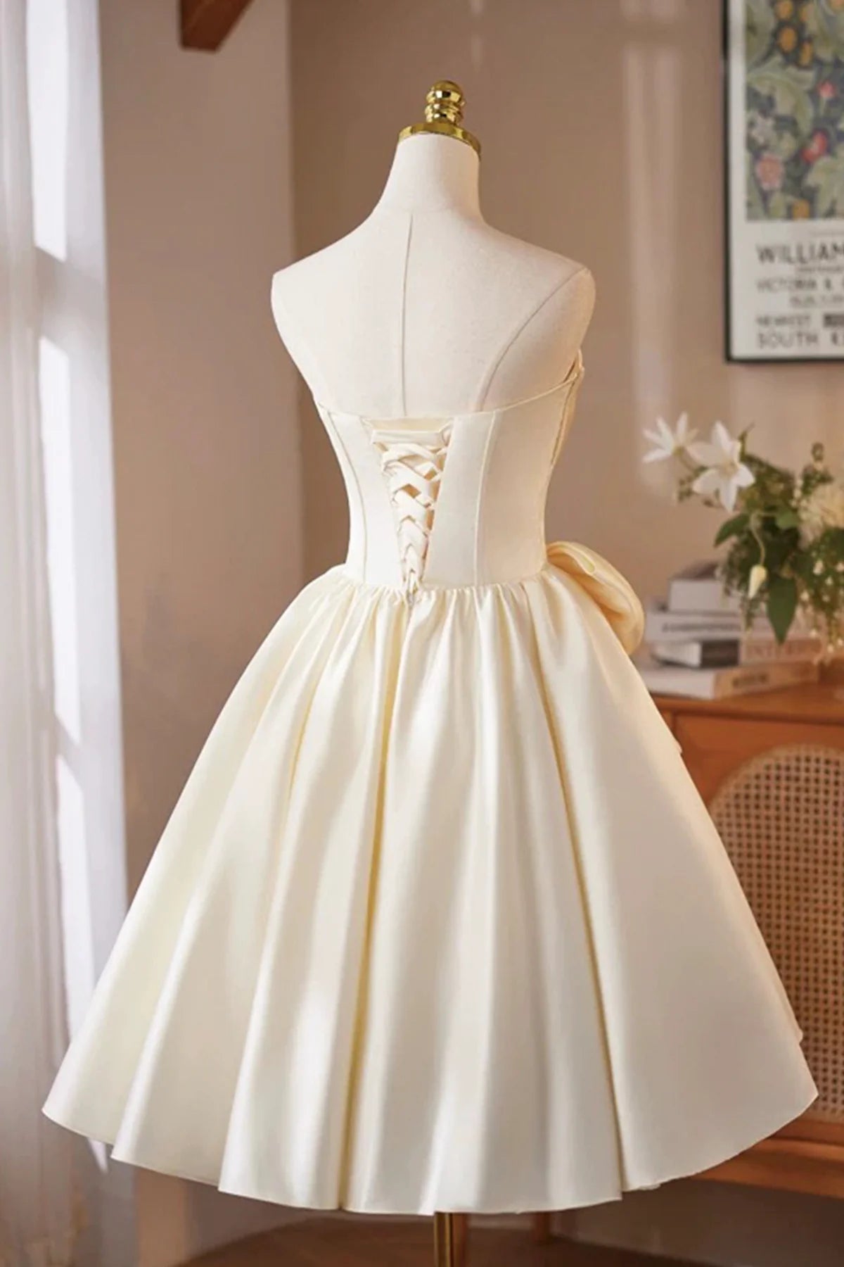 Elegant Draped Bodice A-Line Strapless Sleeveless Lace-Up Back Short Homecoming Dresses with Oversized Bow