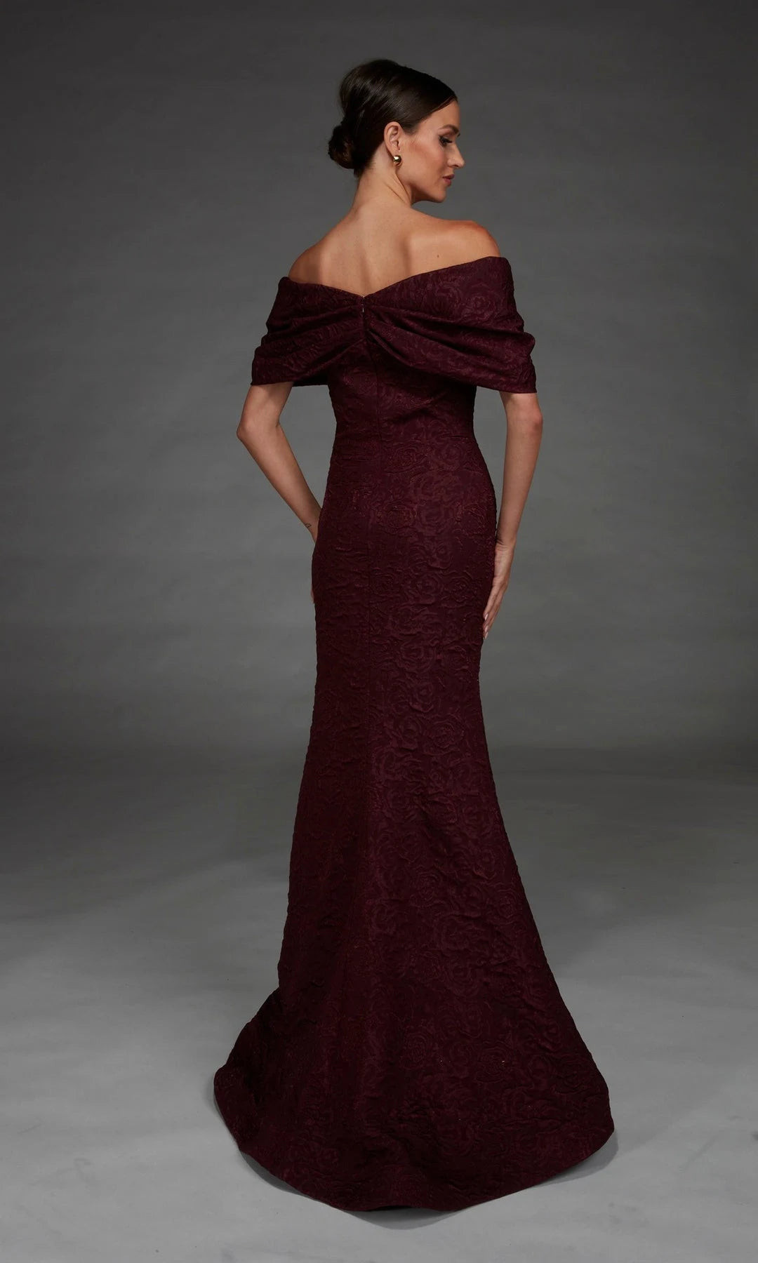 Elegant Fitted Off-Shoulder Sleeveless Draped Burgundy Floor-Length Prom Dresses Women