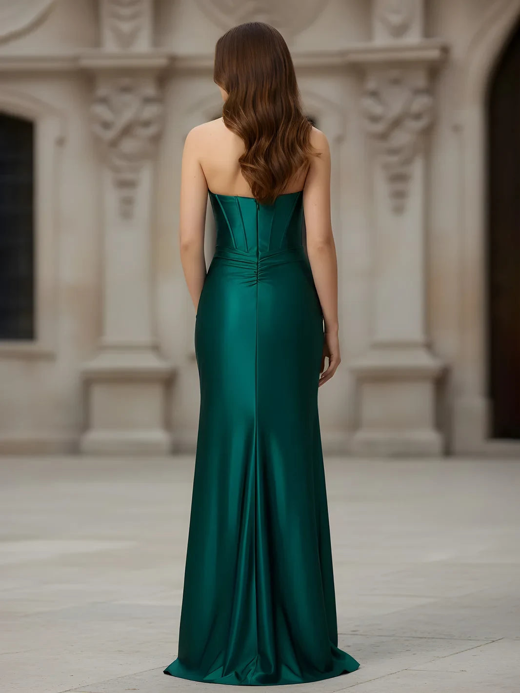Elegant Fitted Strapless Embellished Emerald Green Floor-Length Prom Gown