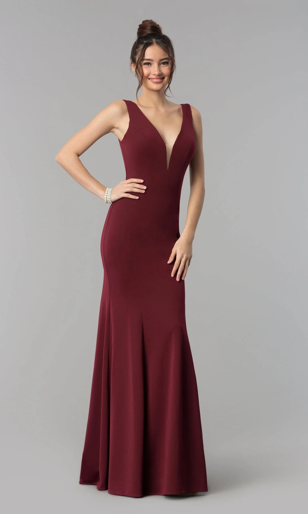Elegant Fitted V-Neck Sleeveless Backless Burgundy Long Prom Dresses For Women