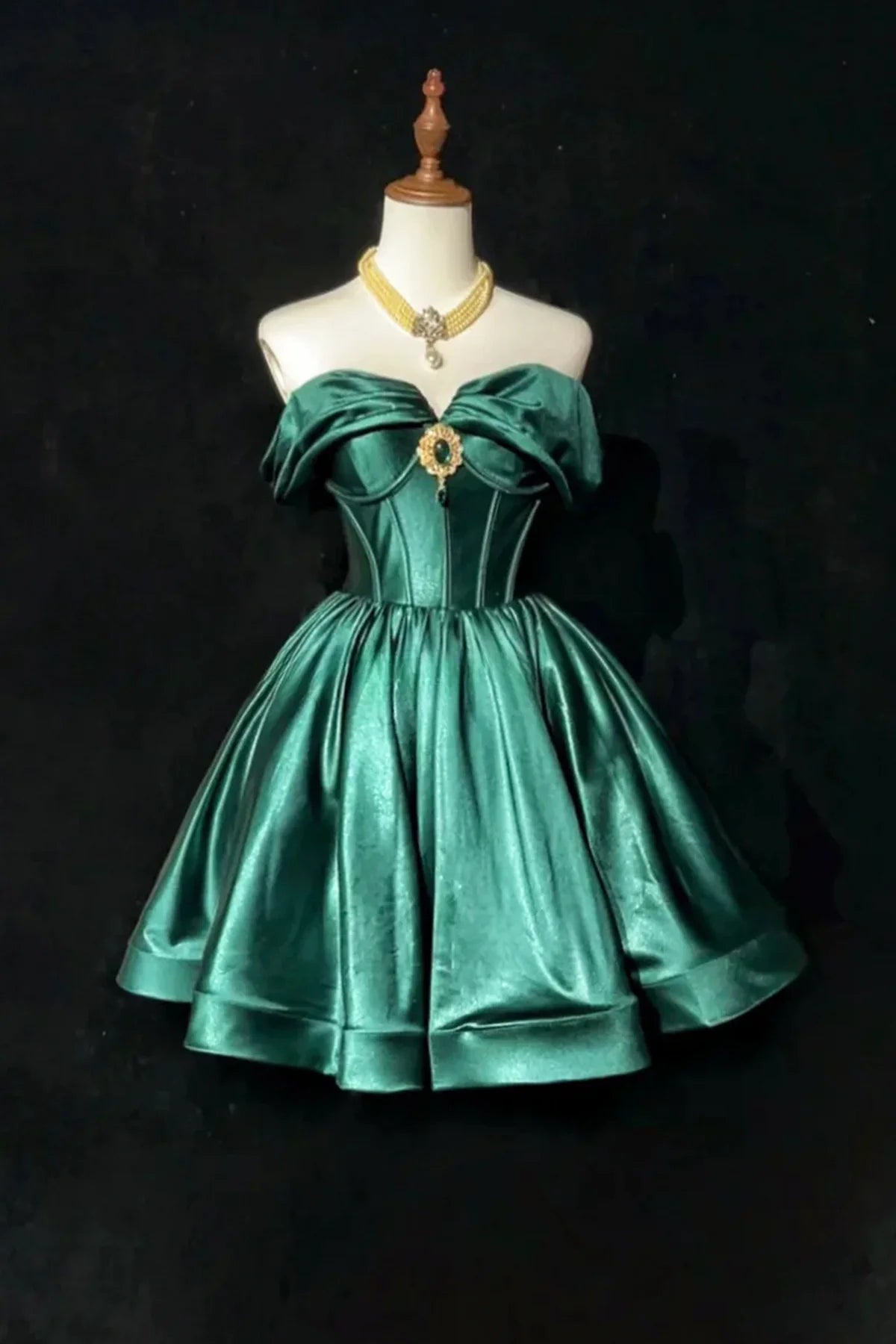 Elegant Off-Shoulder Sweetheart A-Line Draped Sleeve Lace-Up Back Mini Homecoming Dress