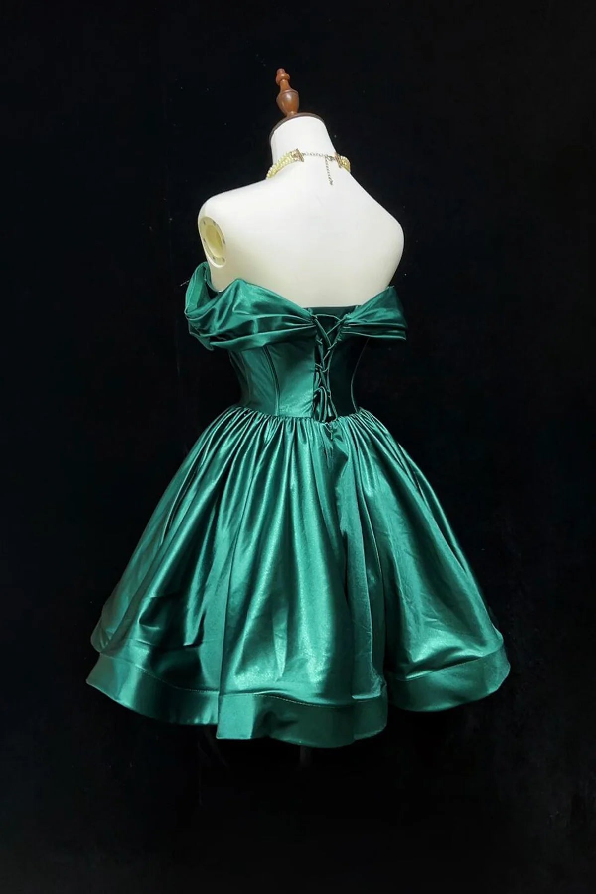 Elegant Off-Shoulder Sweetheart A-Line Draped Sleeve Lace-Up Back Mini Homecoming Dress