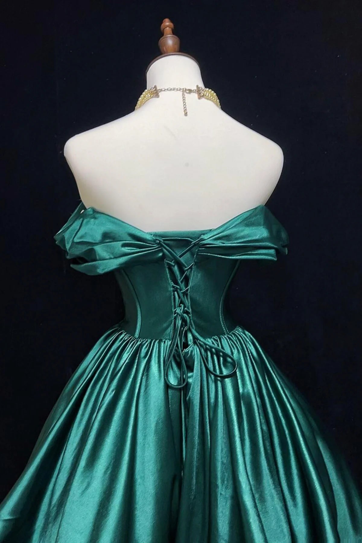 Elegant Off-Shoulder Sweetheart A-Line Draped Sleeve Lace-Up Back Mini Homecoming Dress