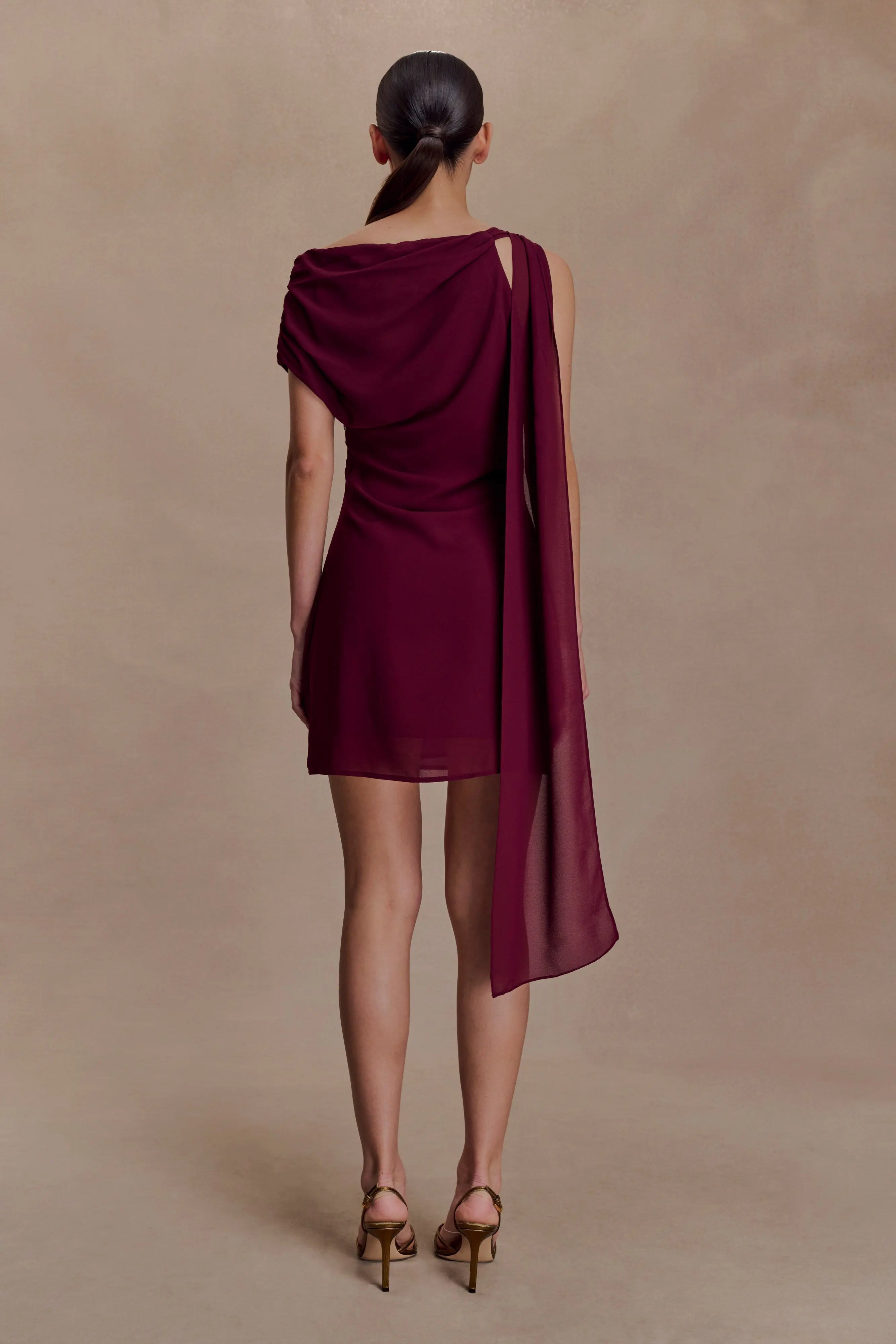Elegant Sheath One-Shoulder Draped Asymmetrical Burgundy Mini Homecoming Dress for Women
