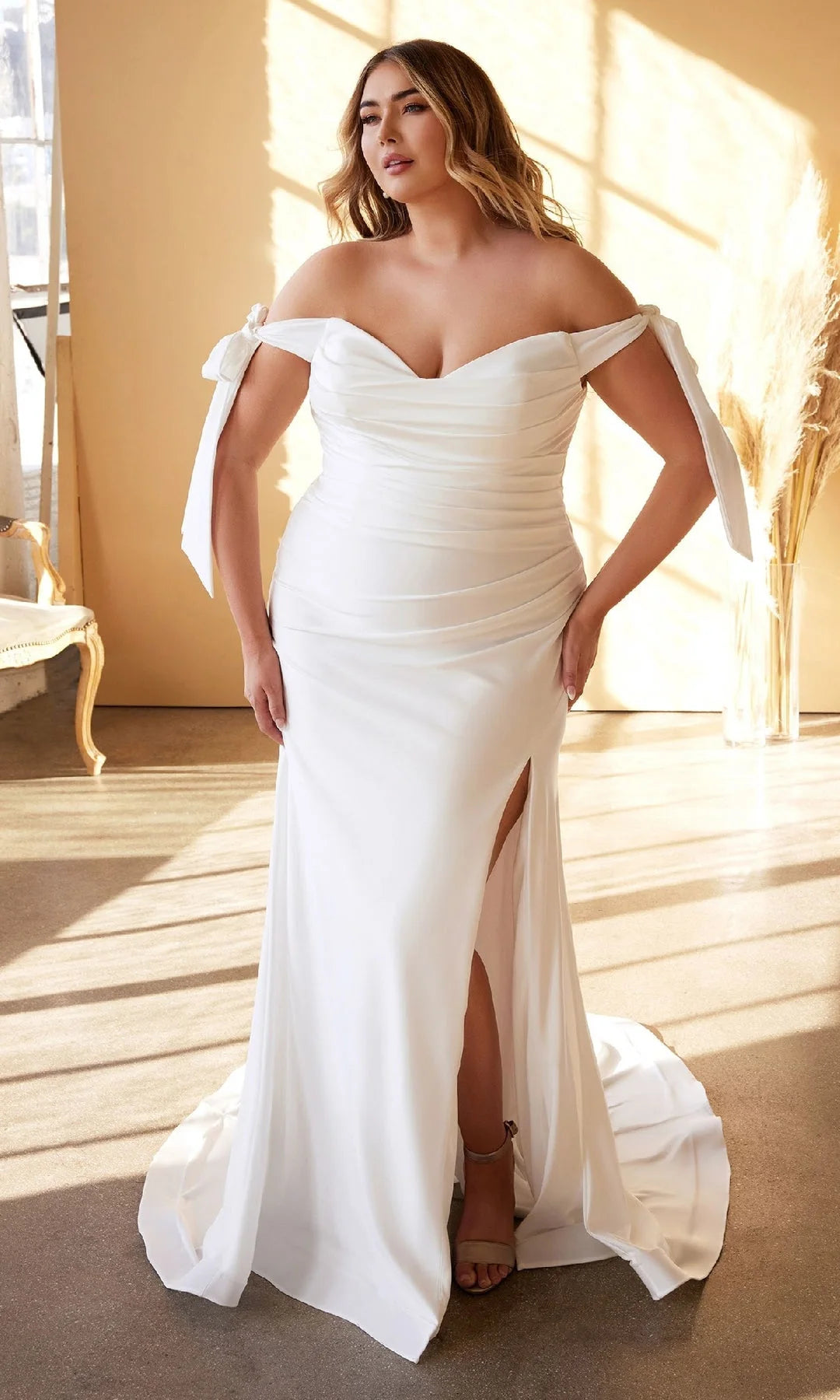 Elegant Sheath Sweetheart Sleeveless Ruched Slit White Long Prom Dresses Women