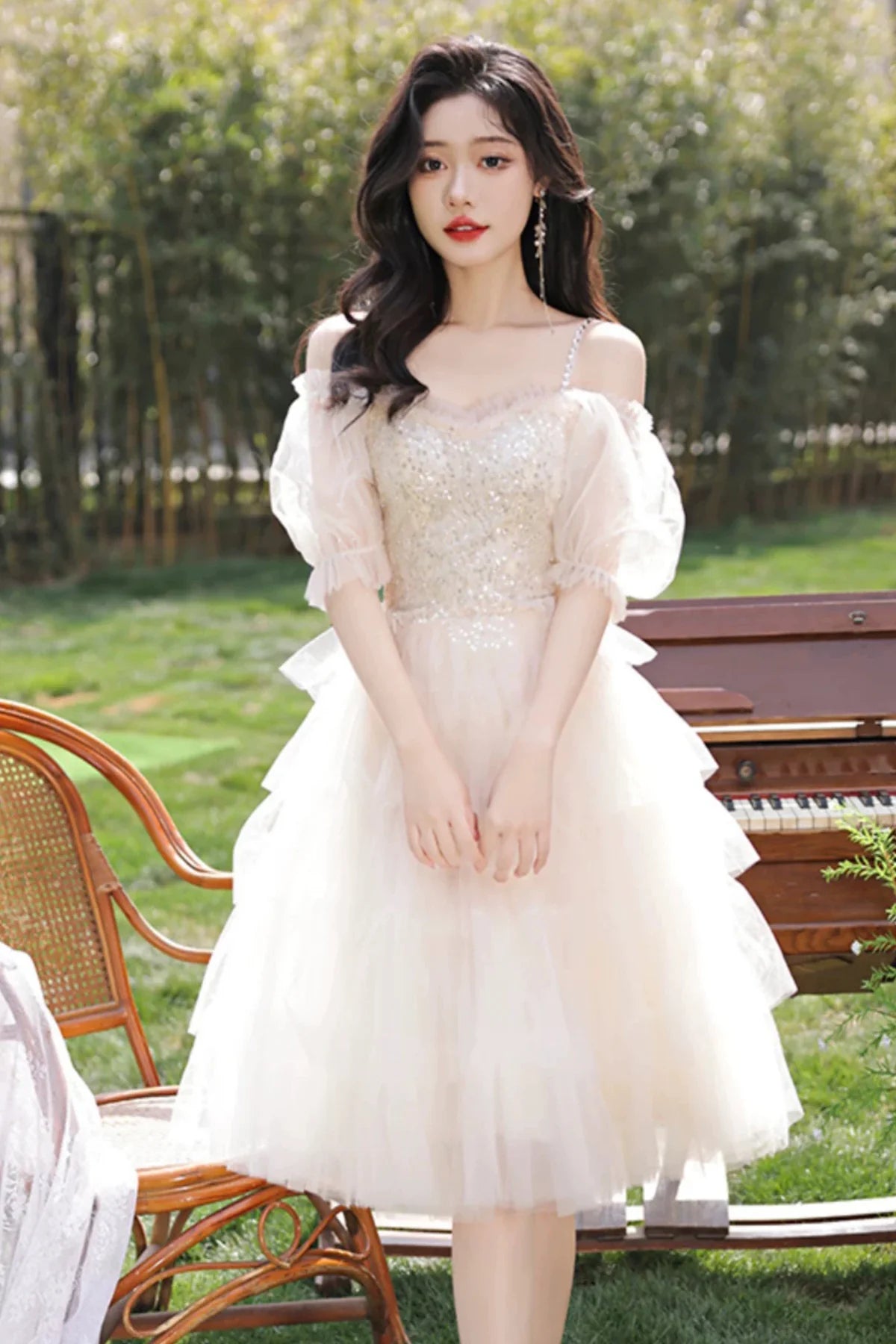 Elegant Sparkling A-line Sweetheart Off-Shoulder Puffy Sleeve V-Back Knee-Length Homecoming Dresses