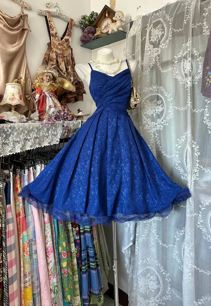 Elegant Vintage-Inspired A-Line Sweetheart Spaghetti Strap Lace-Up Back Knee-Length Homecoming Dresses