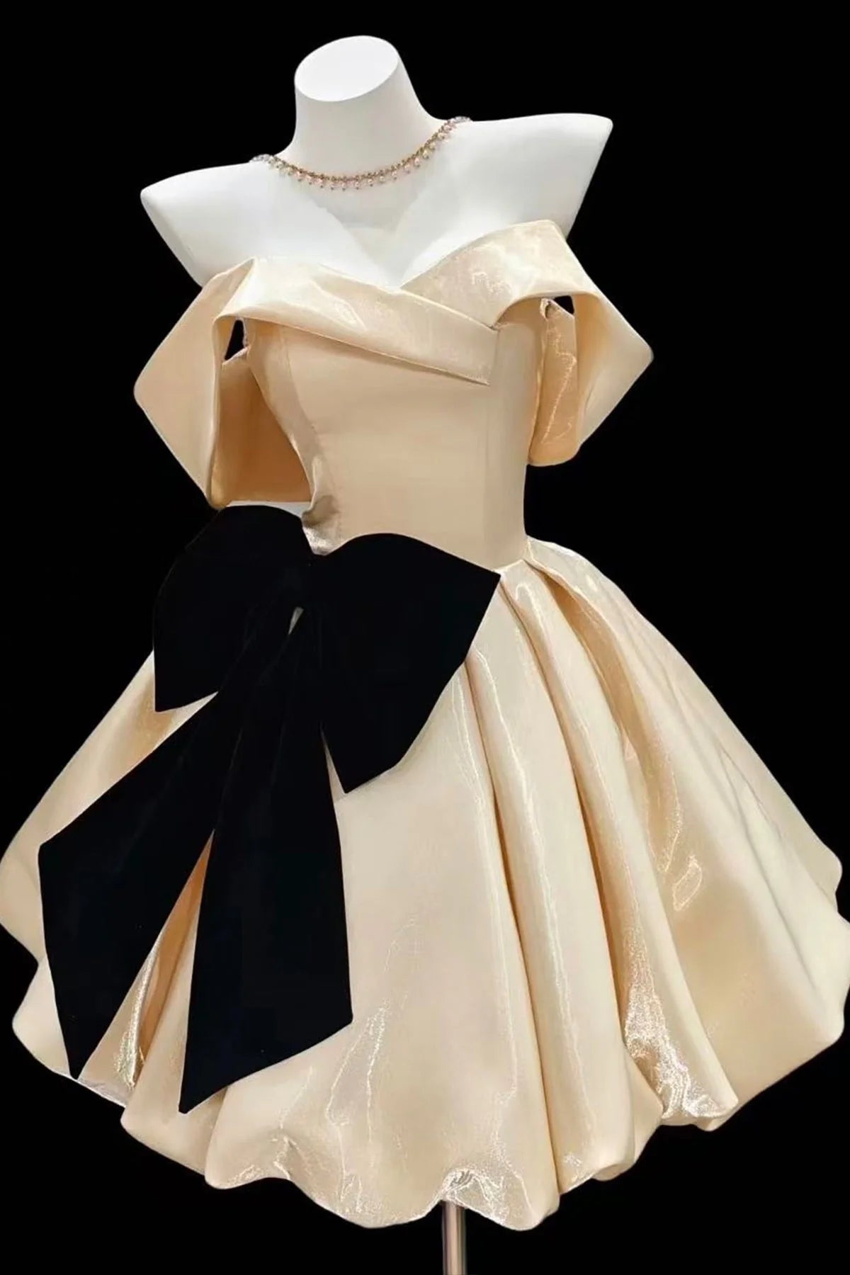 Elegant Voluminous Off-Shoulder Draped Sleeve Mini A-Line Homecoming Dress with Bow Detail