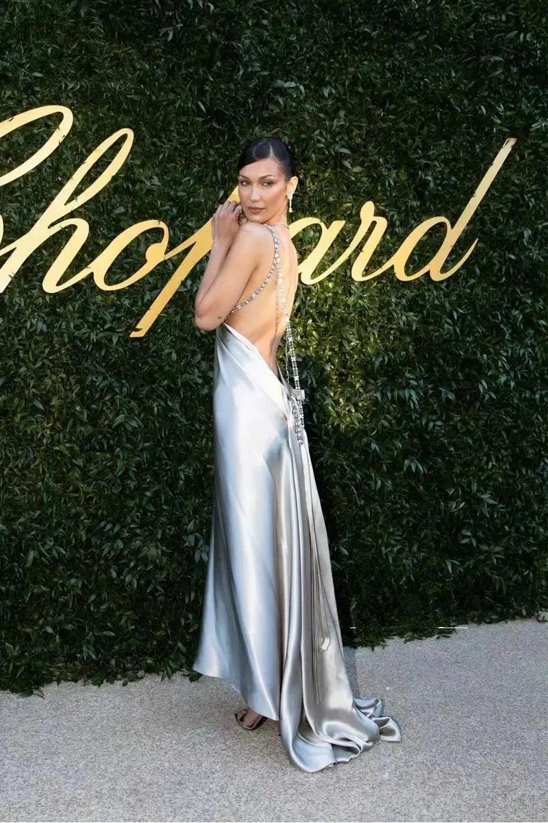 Glamorous Column Deep V-Neck Sleeveless Crystal Embellished Open Back Floor Length Evening Dress