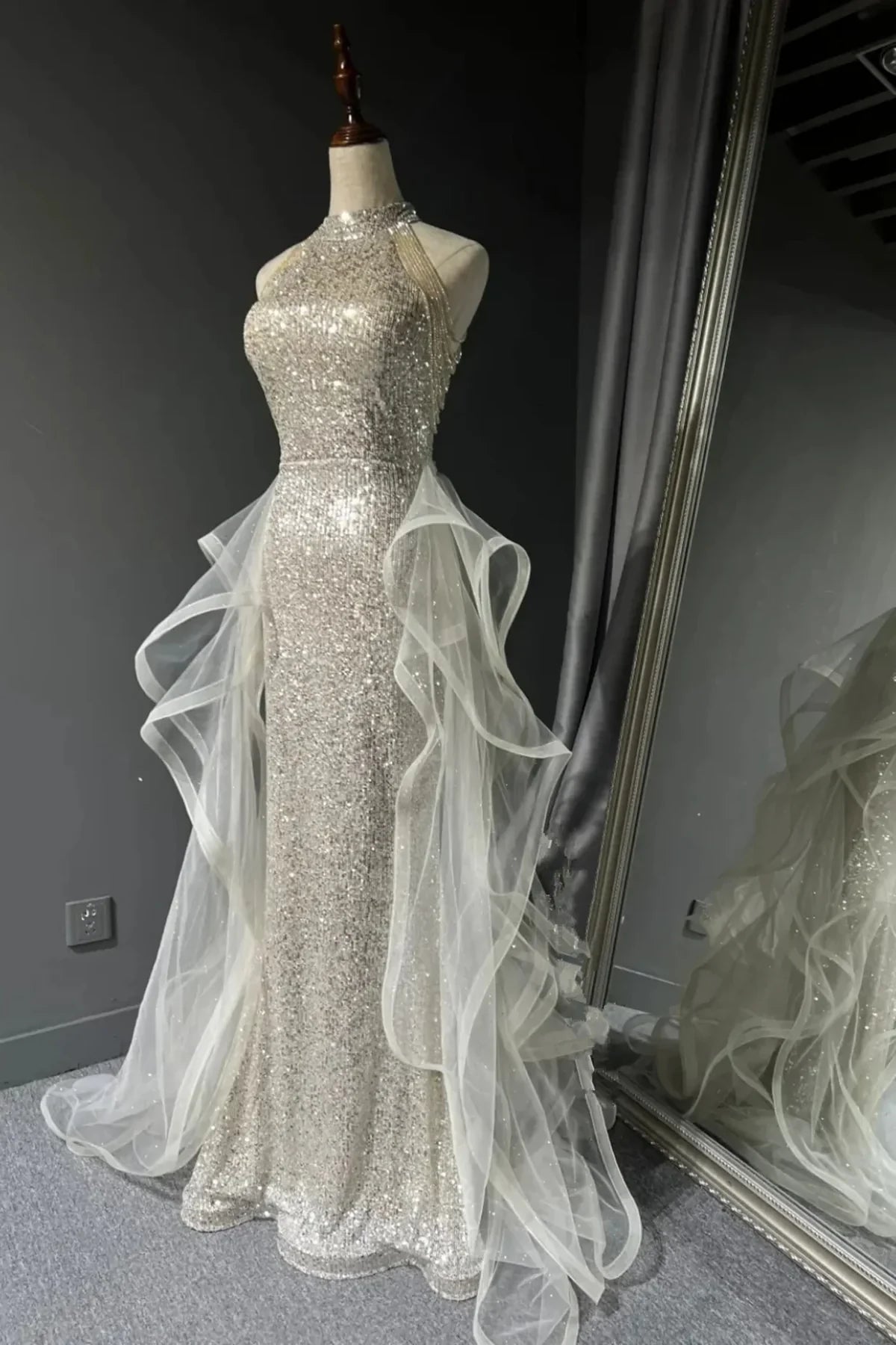 Glamorous Mermaid Halter Neck Sleeveless Open Back Sequin Tulle Evening Dress