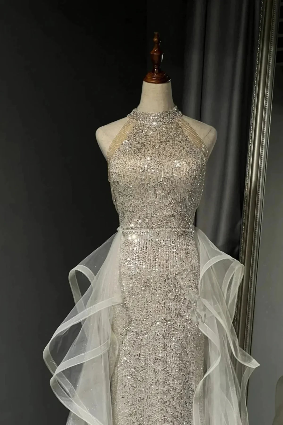 Glamorous Mermaid Halter Neck Sleeveless Open Back Sequin Tulle Evening Dress